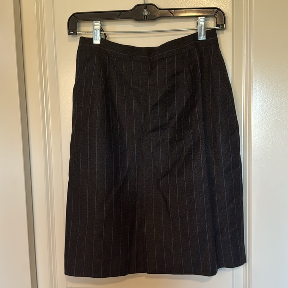BURBERRY-Pencil Skirt- pinstripe -size 4 - Picture 1 of 10